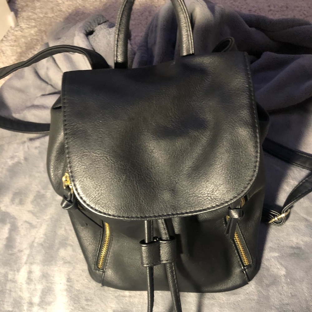 Backpack 🎒 - Picture 2 of 2
